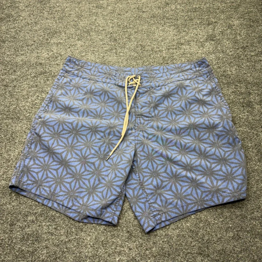 Faherty Brand Men Blue Geometric Starburst Recycled Board Shorts Size 35